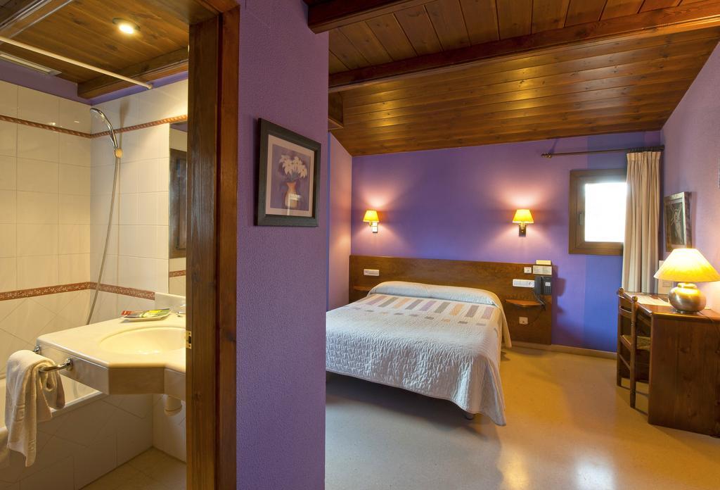 Hotel Can Blanc Olot Exterior photo