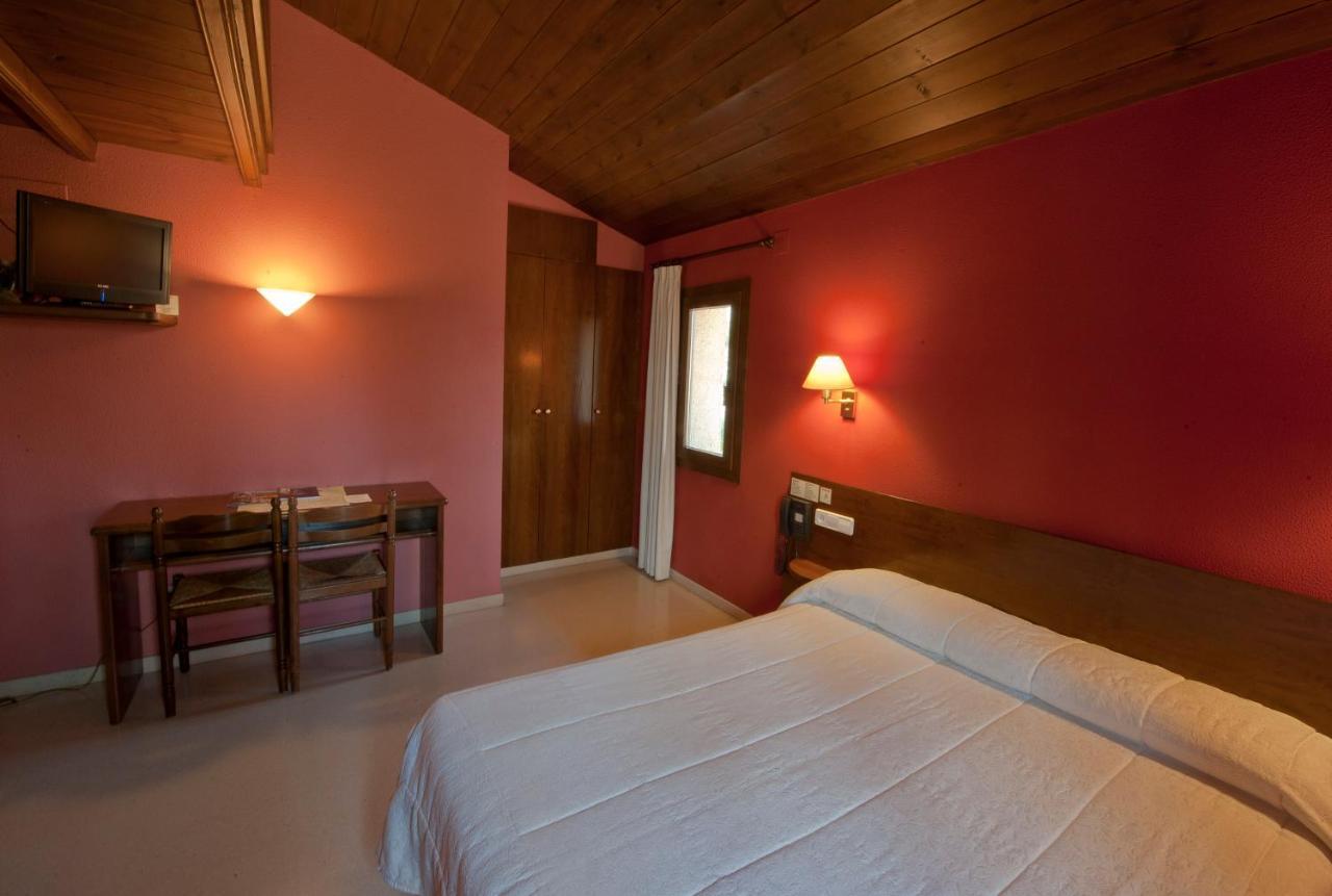 Hotel Can Blanc Olot Exterior photo